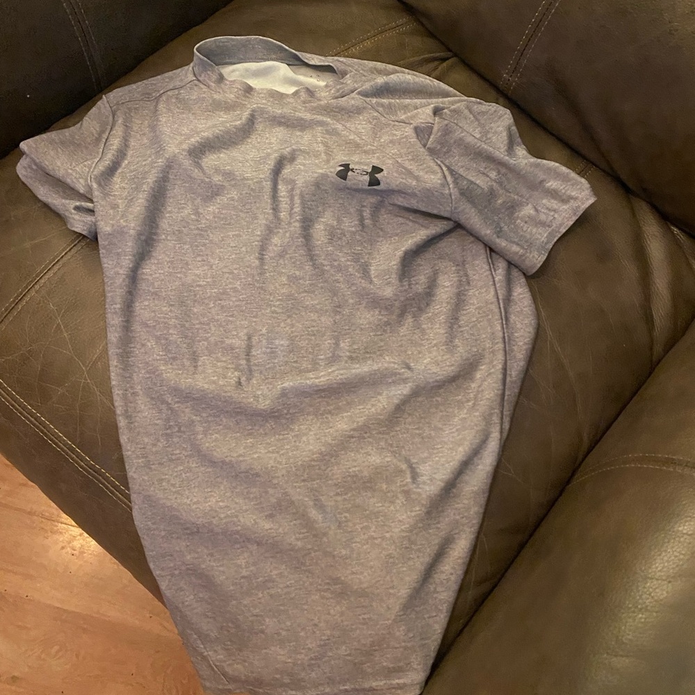 Under Armour Men's Gray Shirt